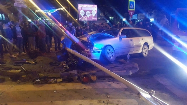 VIDEO ȘOCANT. Două persoane, soț și soție, morți într-un accident rutier - accidentnordic57143600-1483297822.jpg