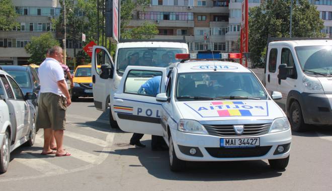 Accident cu o persoană încarcerată! - accidentparcarekaufland5-1438707054.jpg