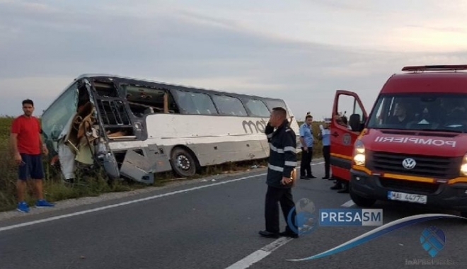 GRAV ACCIDENT RUTIER! 13 VICTIME, după ce un camion și un autocar cu 36 de pasageri s-au ciocnit - accidentpetresti3750x43010440600-1505198251.jpg