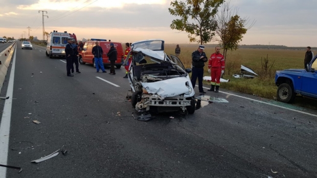 CARNAGIU PE DN1! DOI OAMENI AU MURIT. Circulația, redirecționată - accidentploiesti59883600-1539069248.jpg