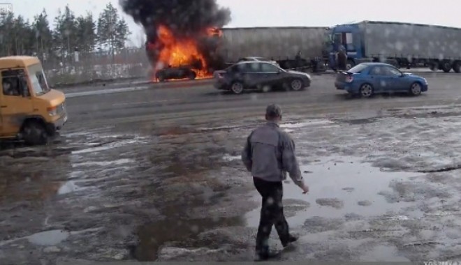 VIDEO/ ACCIDENT teribil cu TREI MORȚI - accidentrusia236560800-1365599178.jpg