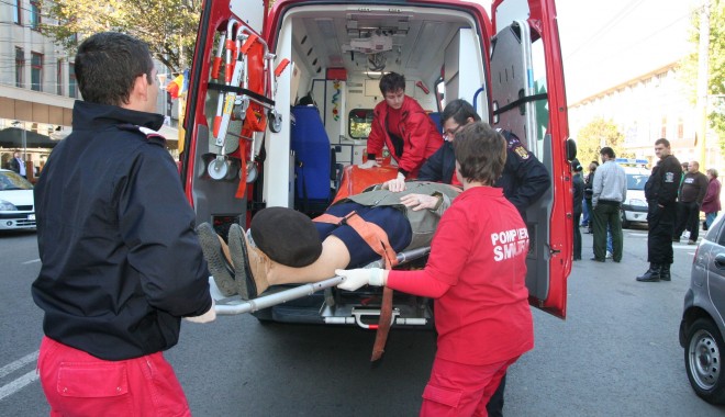 Femeie lovită pe o trecere de pietoni din Constanța - accidentrutier-1339572691.jpg