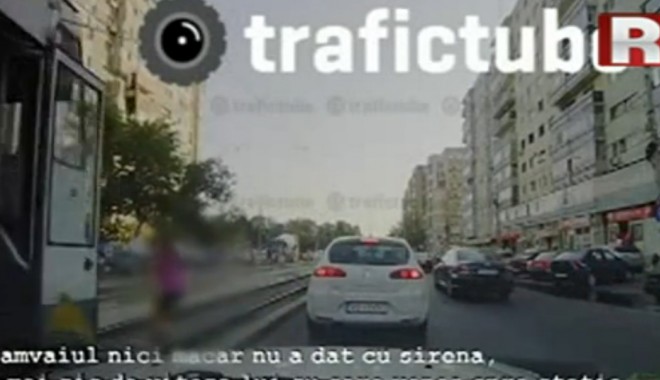 Accident șocant în București. O tânără a fost lovită de tramvai și prinsă sub roțile acestuia / Video - accidentrutier-1345882715.jpg