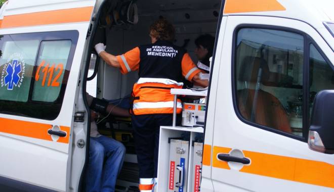 Autoturism lovit de un TIR - accidentrutieragigea-1427643720.jpg