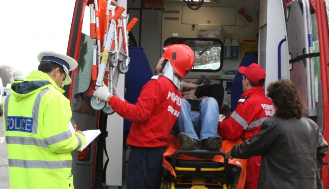 Accident rutier în Mamaia / Șoferul era beat - accidentrutierlazu6-1320569640.jpg