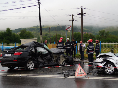 24 de accidente rutiere grave, ieri, pe șoselele din România - accidentrutiermircearosca1345721-1346331734.jpg