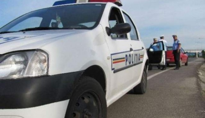 ACCIDENT RUTIER MORTAL. A intrat cu mașina într-un copac. Un mort și două persoane rănite! - accidentrutiersoldatcupagubemate-1350467286.jpg