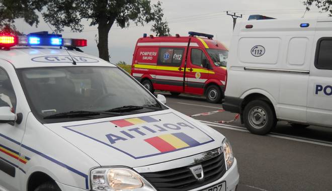 Accident rutier  pe strada Zorelelor. Mașină înfiptă în gard - accidentrutierzorelelor-1431019256.jpg