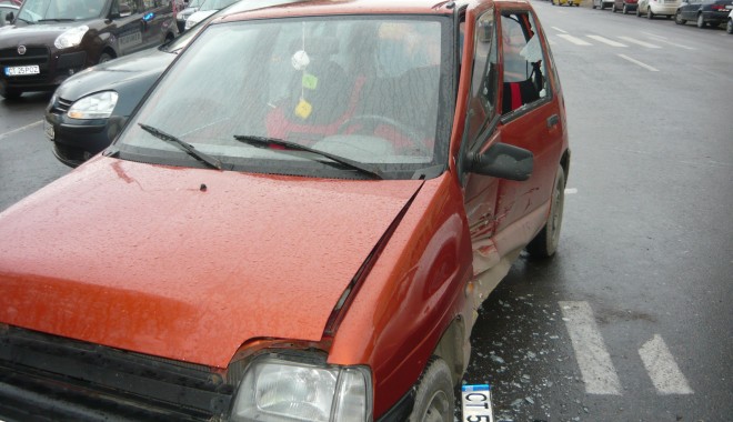 Cine a fost rănit în accidentul rutier de la Universitatea Andrei Șaguna - accidentsaguna6-1324038307.jpg