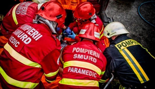 INCONȘTIENȚĂ LA VOLAN. Un începător a băgat trei oameni în spital - accidentsmurd-1494917864.jpg