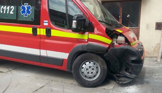 DESCINDERI cu MASCAȚI! CINE este cel care a băgat trei paramedici în spital și a fugit - accidentsmurdparasire11409243708-1410159496.jpg