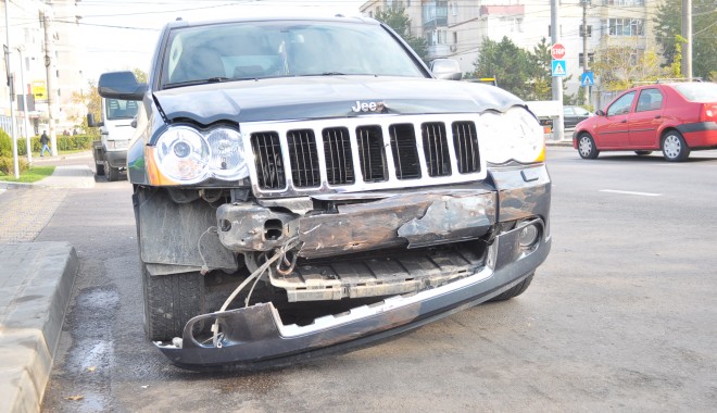 Vezi aici cine e șoferul Jeep-ului care a produs accidentul de la Far - accidentsoseauamangalieicaraiman-1320240053.jpg