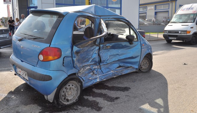 Accident rutier grav la ieșire din Constanța! GALERIE FOTO - accidentsosmangaliei26-1316695220.jpg