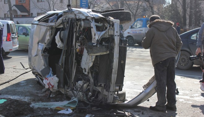 Cele mai des întâlnite cauze ale accidentelor din Constanța - accidentsoveja11-1384180355.jpg