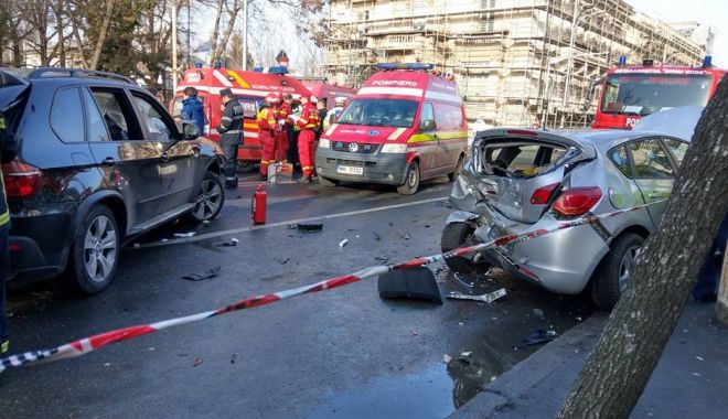 ACCIDENT CU PATRU MAȘINI IMPLICATE! Cinci persoane au fost rănite - accidentt08807200-1517676431.jpg