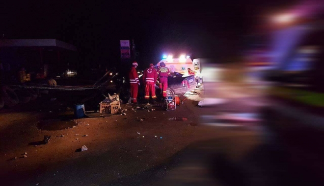 IMAGINI ȘOCANTE! PATRU TINERI AU MURIT DE PAȘTE, ÎNTR-UN GRAV ACCIDENT RUTIER - accidenttelciu119313400-1492412415.jpg