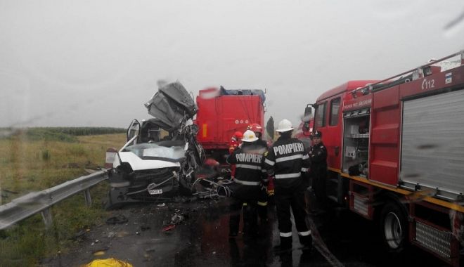 PLAN ROȘU de intervenție: Microbuz cu 18 persoane, răsturnat - accidenttirmicrobuz140944300-1545993748.jpg
