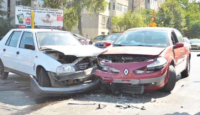 Care sunt pașii de urmat dacă sunteți victima unui accident rutier - accidenttomistulcei21-1340551408.jpg