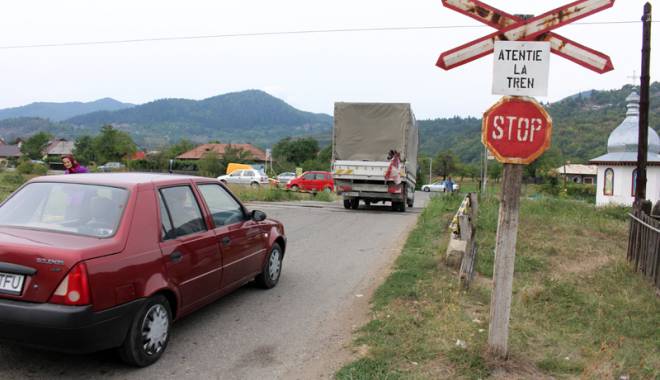Mașină cu mai mulți pasageri, lovită de tren, la Constanța - accidenttren-1456064648.jpg