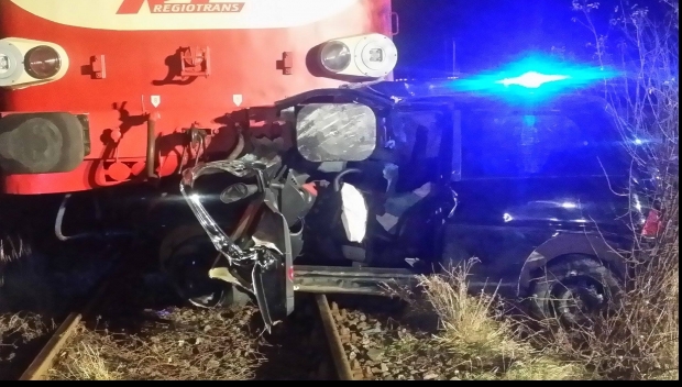 Familie cu doi copii spulberată de tren! - accidenttren11334592800-1533677377.jpg