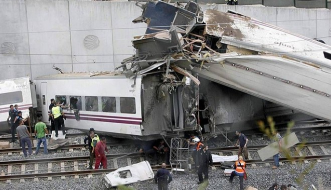 Galerie FOTO și VIDEO / Catastrofă feroviară în Spania. Cel puțin 77 de morți și peste 140 de răniți - accidenttren2-1374736279.jpg