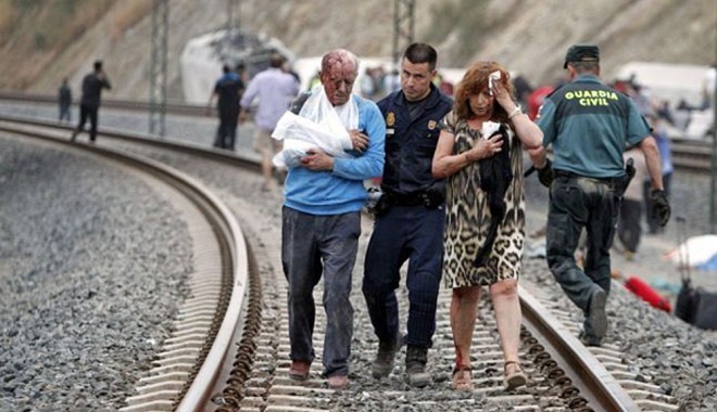Galerie FOTO și VIDEO / Catastrofă feroviară în Spania. Cel puțin 77 de morți și peste 140 de răniți - accidenttren3-1374736400.jpg