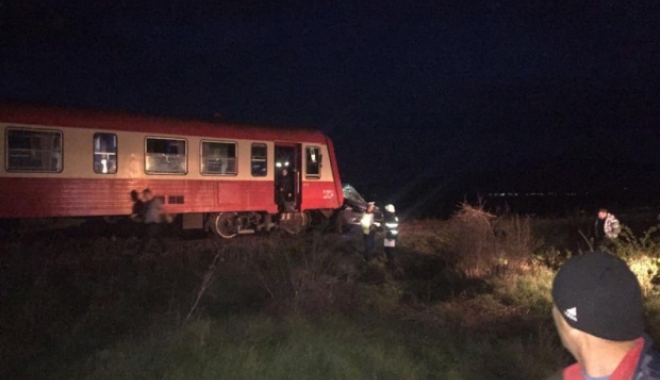 Mașină spulberată de tren. Șoferul a murit - accidenttrenbrasov374960-1460616011.jpg