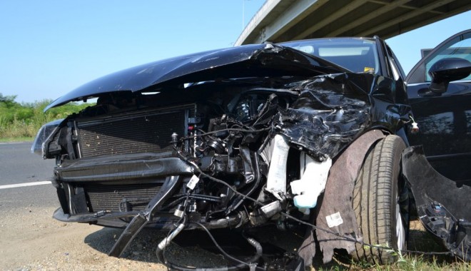 Un Volvo a intrat într-un Mercedes, pe strada Industrială. O victimă - accidentvolvomercedesovictima-1409470156.jpg