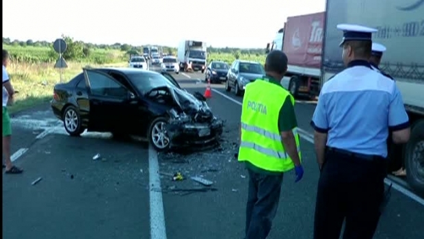 IMAGINI ȘOCANTE! Două femei au murit pe loc, după ce o șoferiță gravidă a pierdut controlul volanului - accidentvrancea18462300-1472305366.jpg