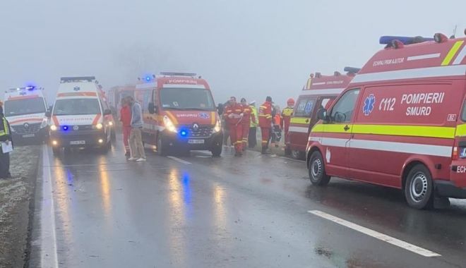 VIDEO: Accident grav la Constanța. DOUĂ PERSOANE AU MURIT. Drumul DN38 - Topraisar este COMPLET BLOCAT - accmicrobuz-1579075712.jpg