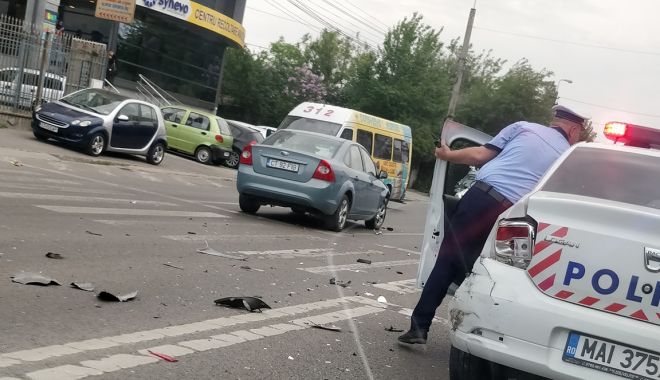 GALERIE FOTO / Accident rutier în care a fost implicată o mașină de Poliție, la Constanța - accpol1-1525793440.jpg