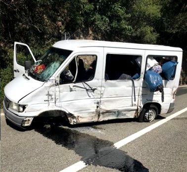 UPDATE: 13 oameni, la spital în urma accidentului de pe Valea Oltului - accvalcea71114500e1536834685940-1536840285.jpg