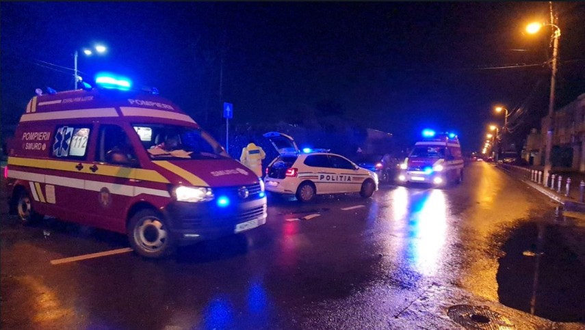 Accident rutier în dreptul Institutului de Marină. Trei persoane au ajuns la spital - accziua1-1743571574.jpg