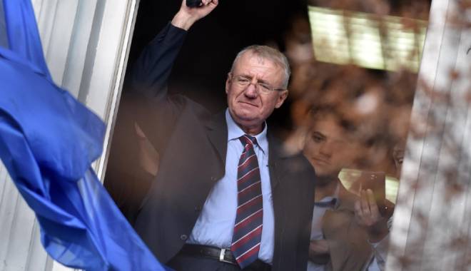 Vojislav Seselj, achitat pentru acuzațiile de crime de război și crime împotriva umanității - achitatcrime-1459453151.jpg
