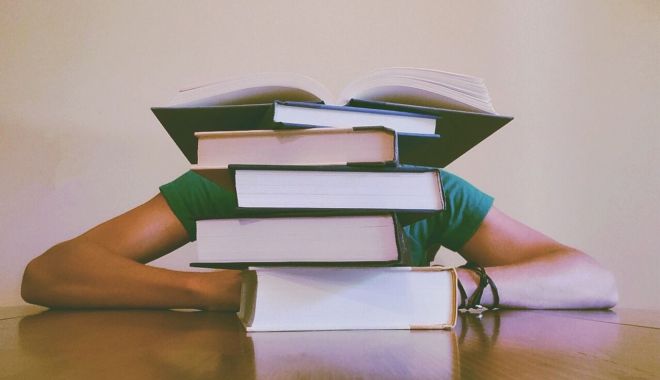 Evaluare gratuită și achiziții cărți de la domiciliu în orice moment - achizitii-carti-1695898097.jpg