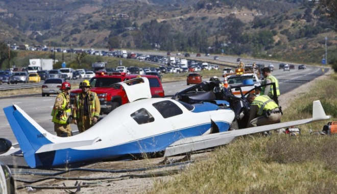 Un avion a lovit o mașină, pe autostradă! Un mort și mai mulți răniți - acidentsua944878001-1459680562.jpg