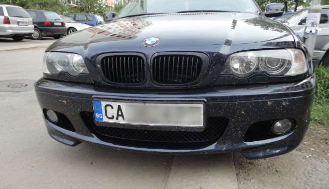 Mașini cu acte false, oprite la graniță - acte2-1404234111.jpg