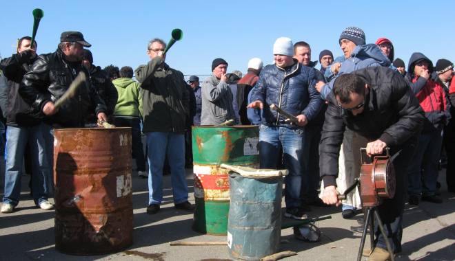 Acțiune de protest împotriva conducerii CNAPMC - actiune-1425476611.jpg