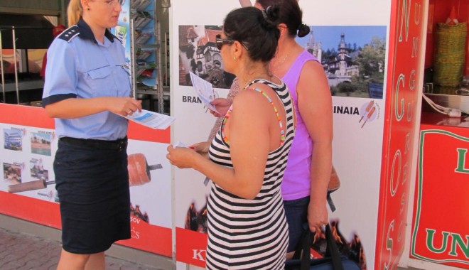 Acțiune de prevenire, în stațiunea Mamaia, a Poliției, Jandarmeriei, Gărzii de Coastă și ISU Dobrogea | FOTO - actiunedeprevenire-1342777866.jpg