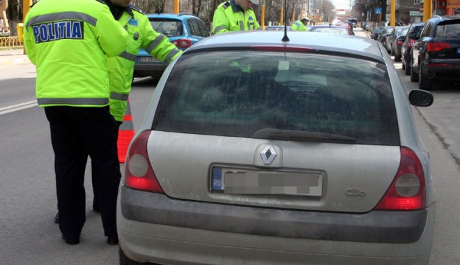 Șoferi, păzea! Acțiune în forță  a polițiștilor de la Rutieră - actiunepilitiarutieraamenzi4-1353855046.jpg