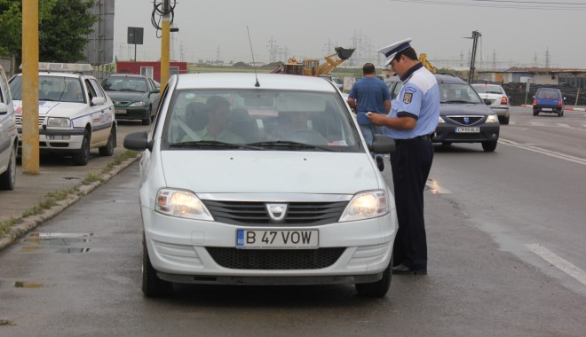 POLIȚIA RUTIERĂ a ieșit la vânătoare de șoferi indisciplinați! / Galerie foto - actiunepolitiarutiera-1369306297.jpg