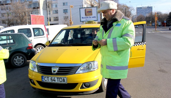 Taxiuri periculoase pe străzile Constanței! - actiunepolitiarutierataxi22-1326478769.jpg