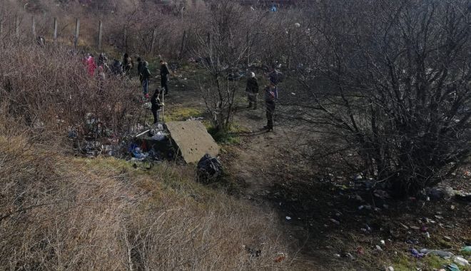Acțiuni de igienizare pe Valea Portului, în zona Porții 5 - actiuni-1580413653.jpg
