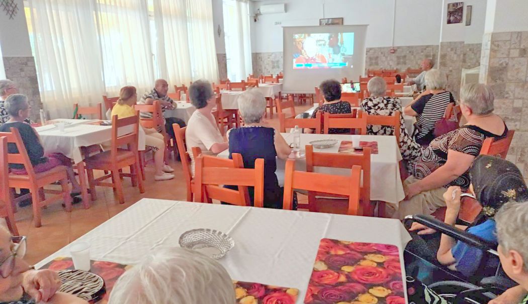 Activitate deosebită la Căminul pentru Persoane Vârstnice. Ce subiect au abordat seniorii - activitate-camin-1732175455.jpeg
