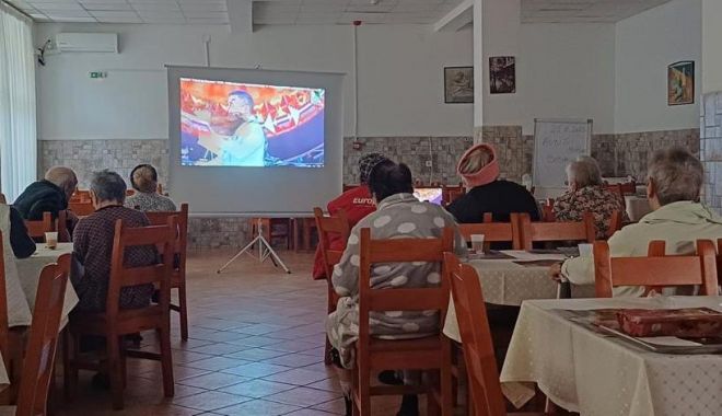 Activitate de recuperare pentru vârstnicii Căminului din Constanța. Tema aleasă, muzica