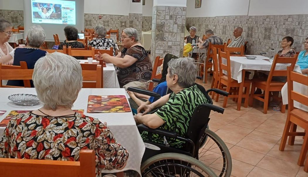 Seniorii din Constanța descoperă ce înseamnă 