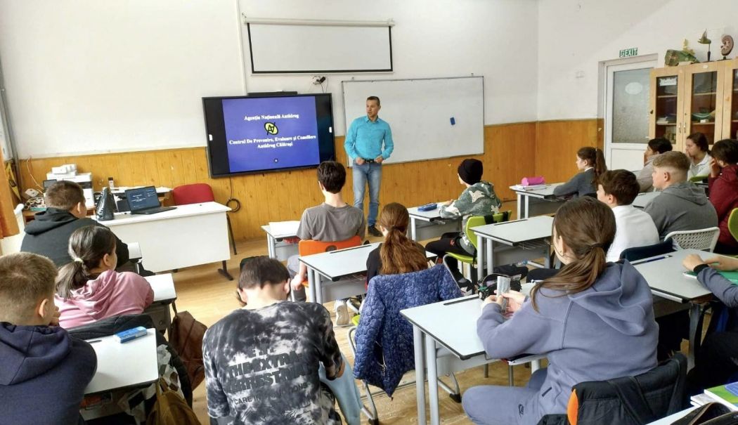 Activități de conștientizare împotriva drogurilor, în școlile din Constanța - activitati-constientizare-in-sco-1714071286.jpg