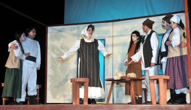 Actorii constănțeni  se reîntorc pe scenele internaționale - actoriiconstanteni-1449513231.jpg