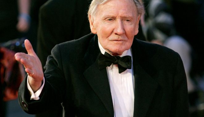 Veteranul actor britanic Leslie Phillips a murit la vârsta de 98 de ani - actormort-1668000329.jpg