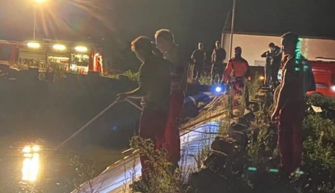 Doi copii români, de 6 și 7 ani, au murit înecați într-un bazin de irigații din fața casei